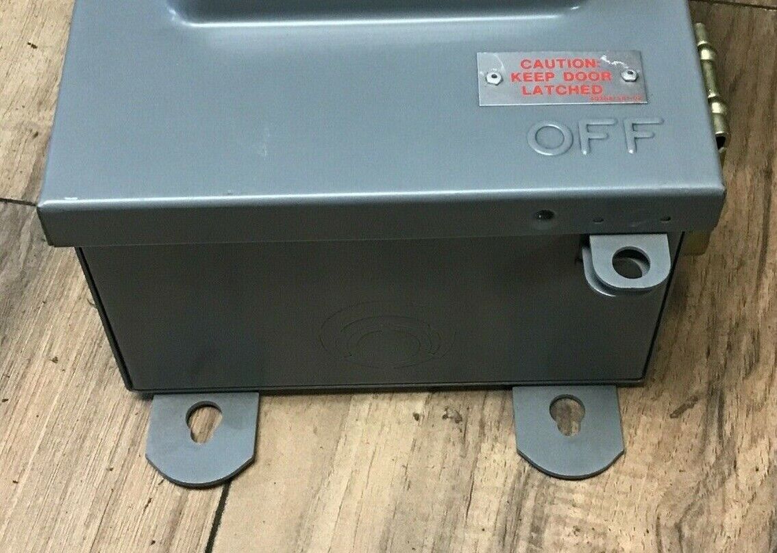 SQUARE D H322NA SAFETY SWITCH SER.D4 60A FUSIBLE 600VAC/VDC 240VAC 15HP