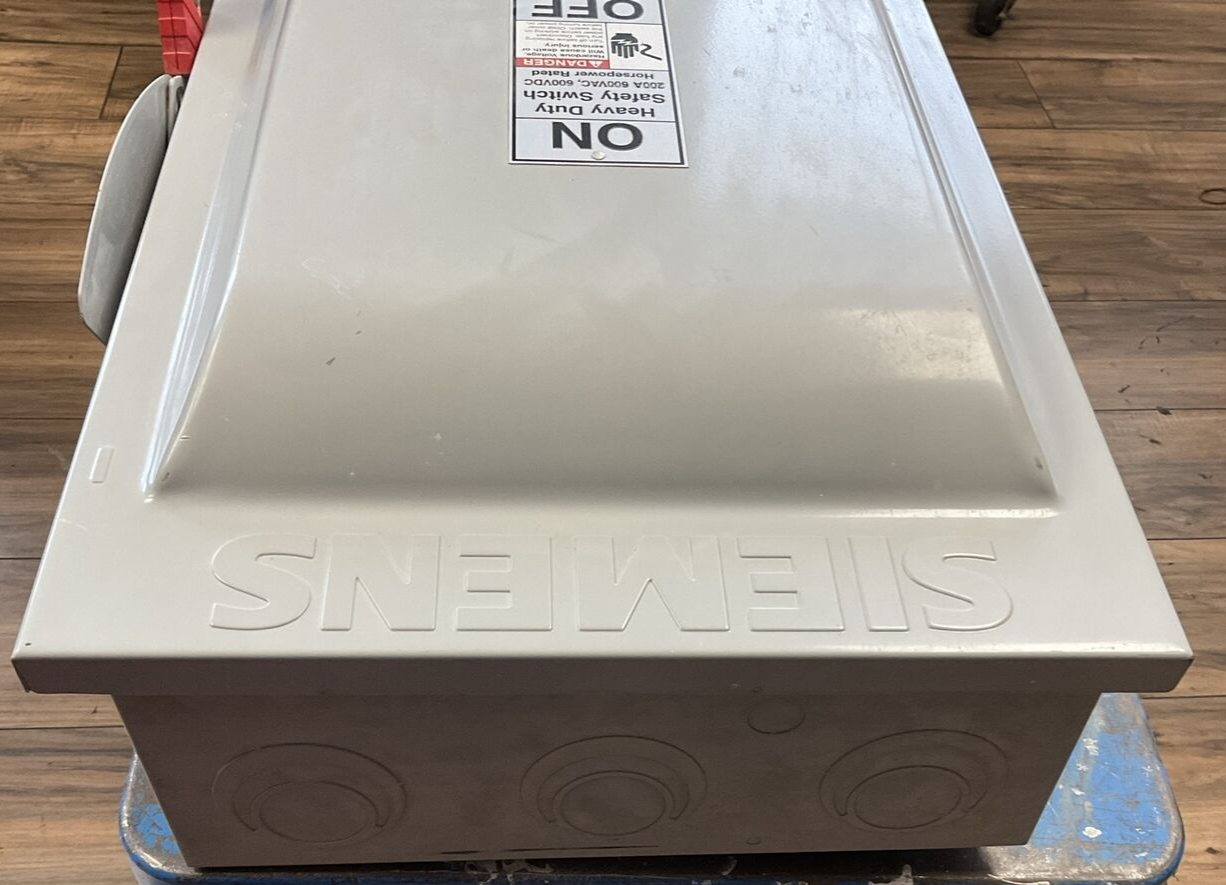 SIEMENS HF364 HEAVY DUTY FUSIBLE SAFETY SWITCH 200A 600VAC 150HP 600VDC 50HP