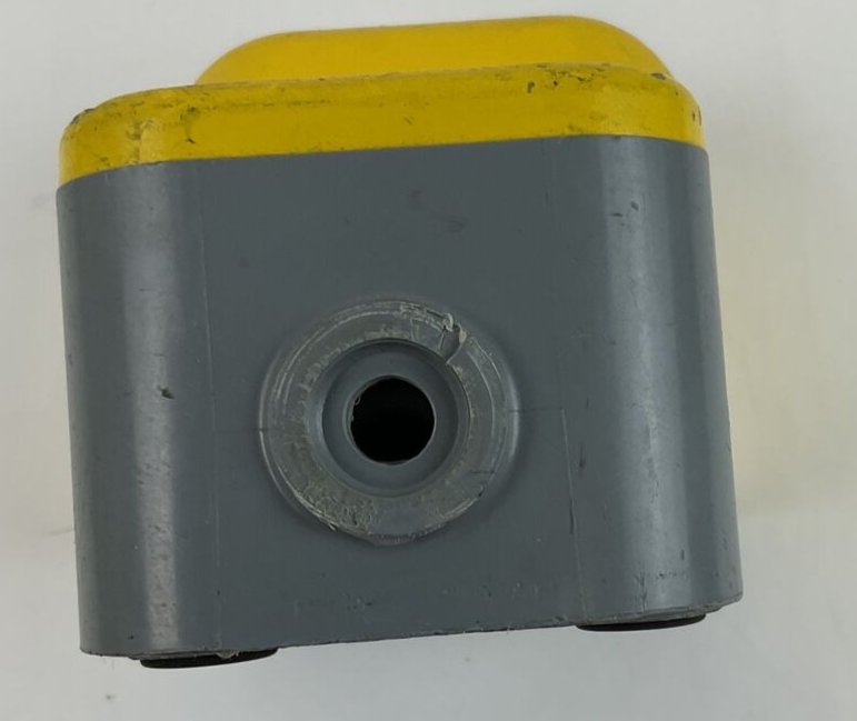 AUTOMATION DIRCET APS1113-V0-M FOOT SWITCH 400VAC