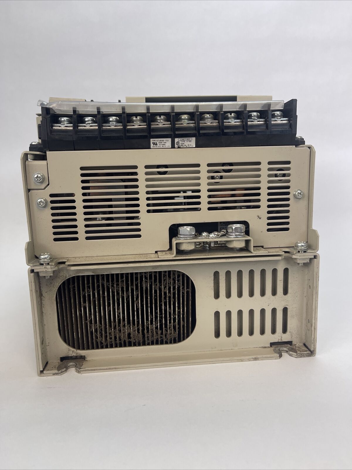 YASKAWA SGDH-60AE SERVOPACK 200V VER. 36A45 INPUT 200-230VAC OUTPUT 0-230VAC
