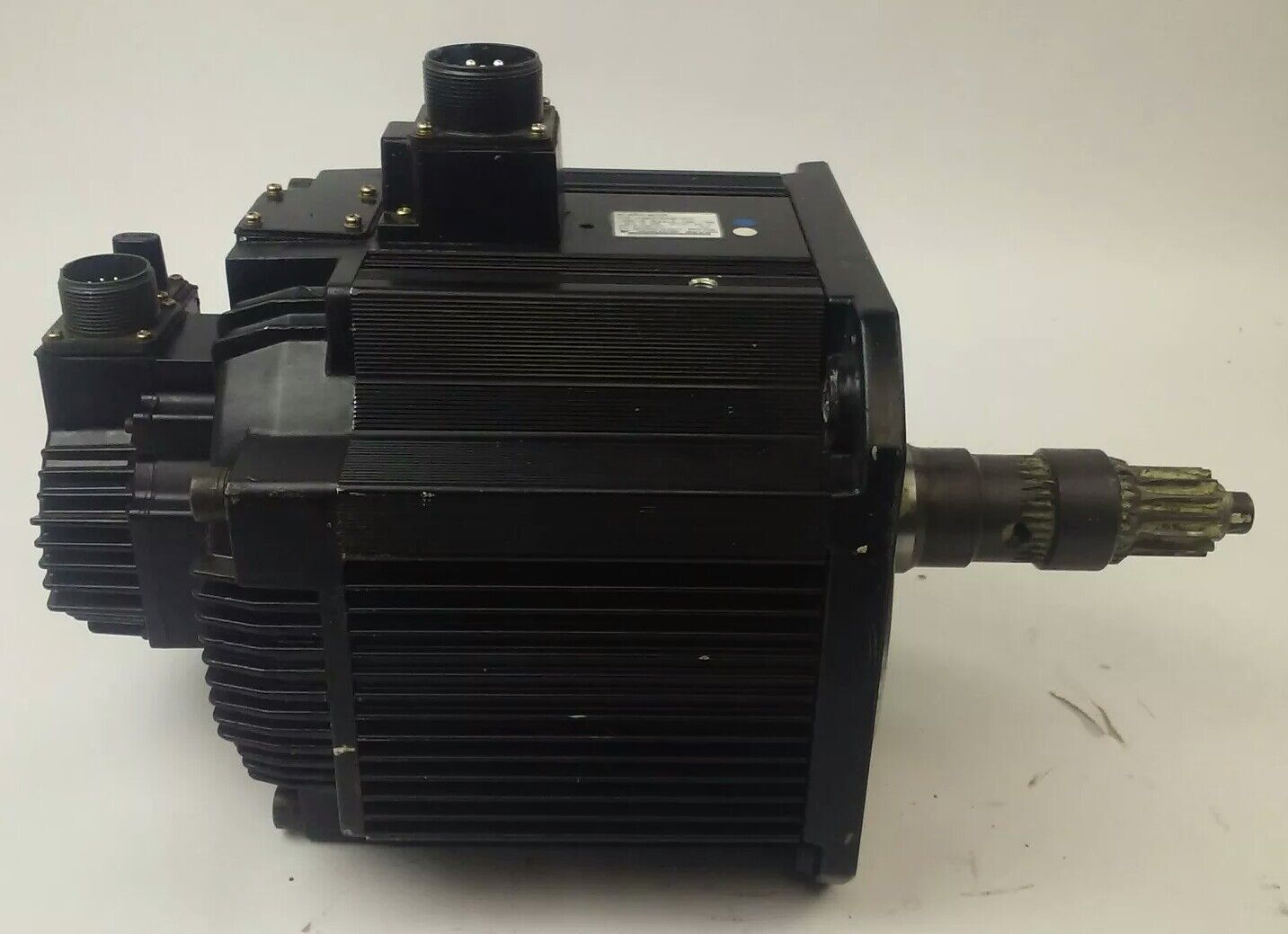 YASKAWA SGMDH-45A2B-YR15 AC SERVO MOTOR, 4500W, 200V, 32.4A, 28.4Nm,UTSAE-B17BBF