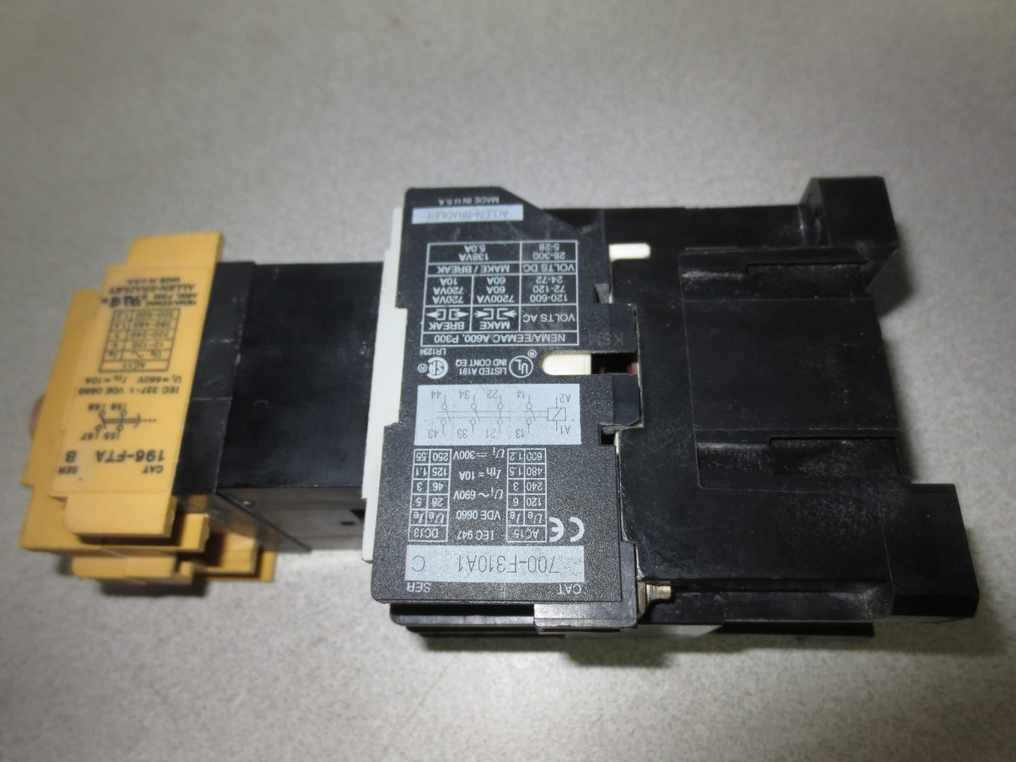 ALLEN-BRADLEY 700-F310A1 Ser. C - RELAY, 120/110 VAC w/ 196-FTA TIMER