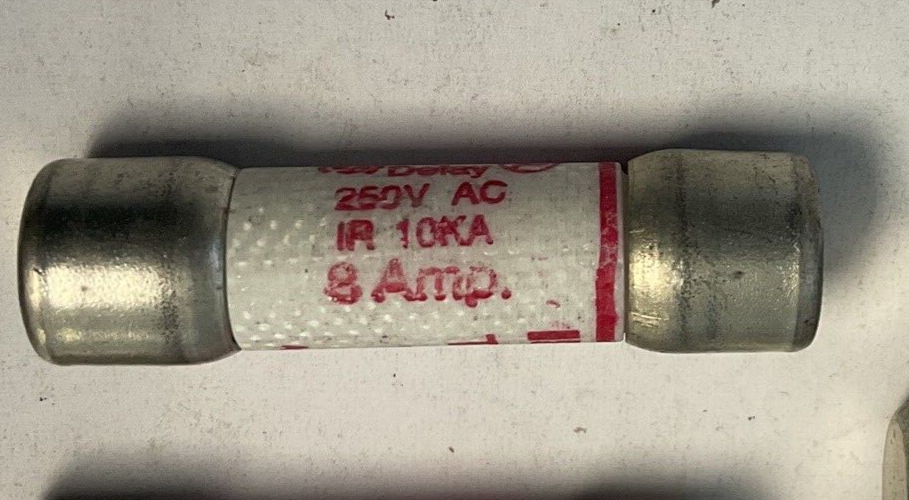 FERRAZ SHAWMUT TRM8 8A FUSE 250VAC ***LOTOF37***