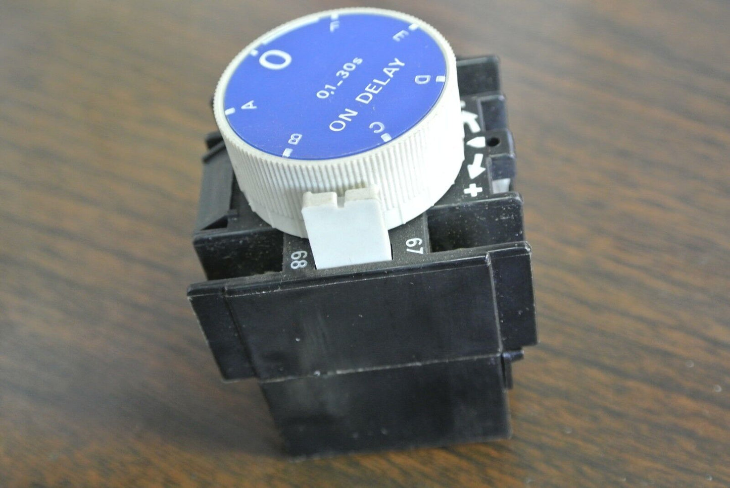 TELEMECANIQUE LA2-D22 H7 - TIME DELAY MODULE / TIMER - 0.1S-30S - NEW SURPLUS