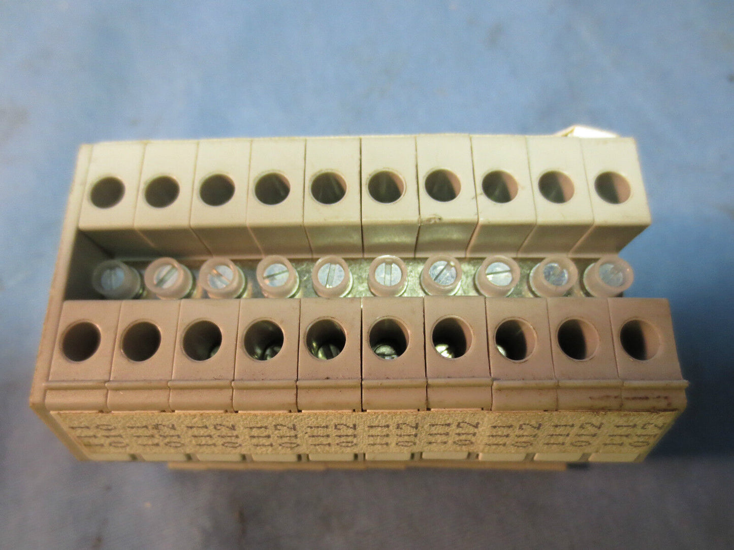 ALLEN-BRADLEY 1492-W6 (10 PCS.) w/ 1492-EB10