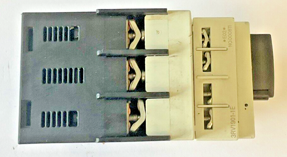 SIEMENS 3RV1021-0EA10 MOTOR CONTROL 4.8A 600V