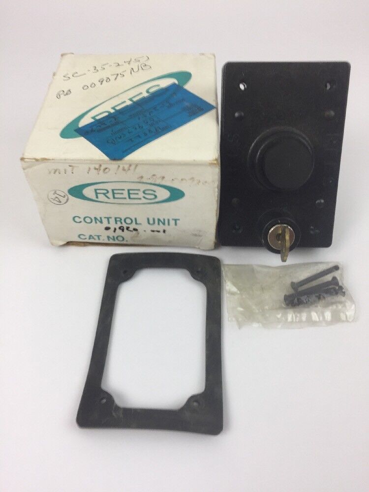 REES 01920-001 KEYED CONTROL UNIT PUSH BUTTON HEAVY DUTY 600 VAC 250 VDC MAX