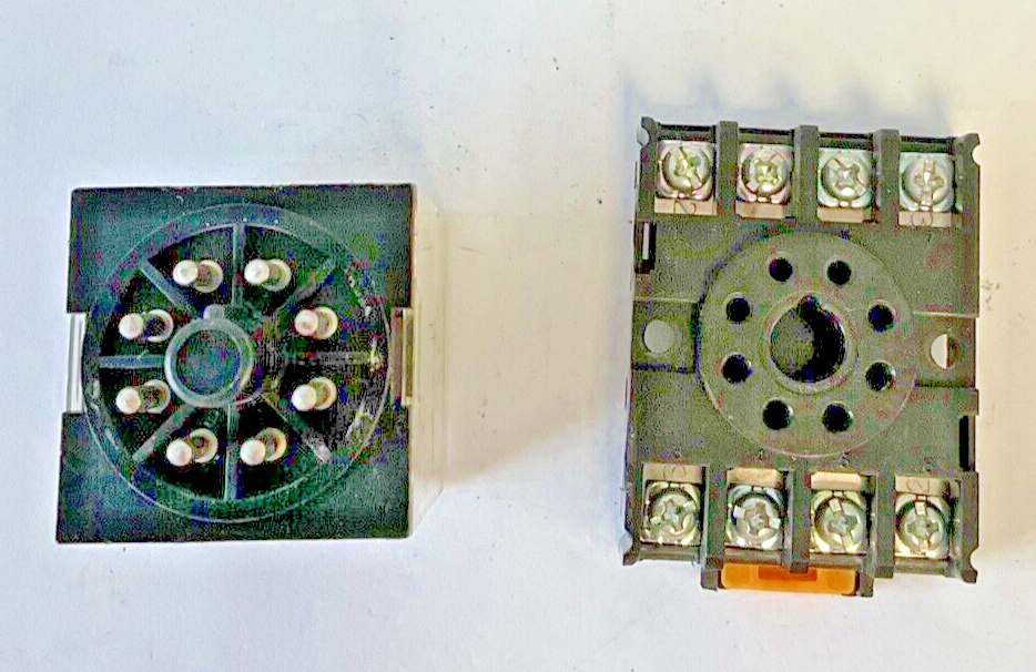 OMRON MK2PN-S RELAY 10A W/YOUNG NDS 8 BASE 300V 10A** LOTOF2**