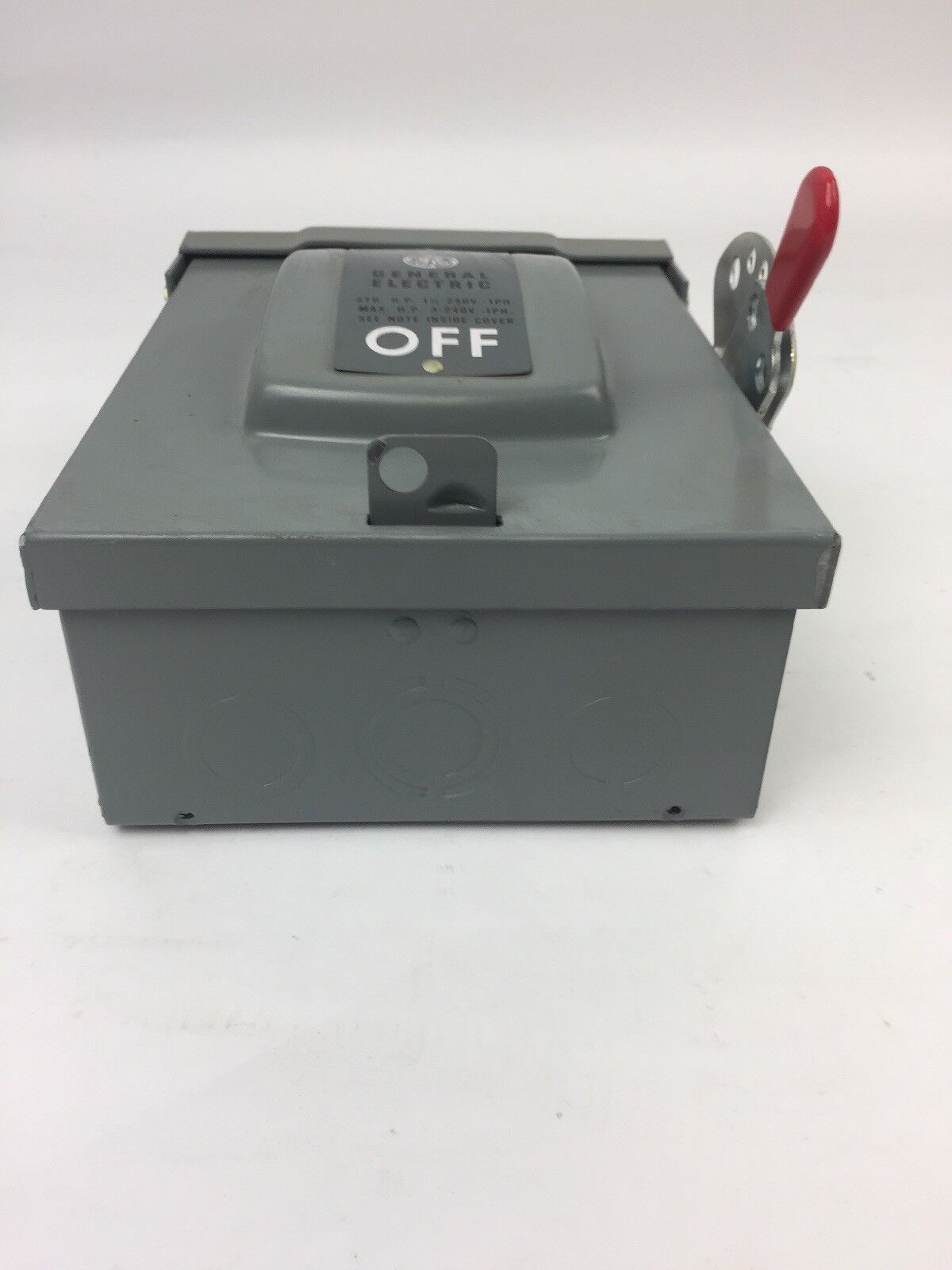 GE TG3221RH GENERAL DUTY SAFETY SWITCH 3SN POLES 120-240 VOLTS 240AC 30AMPS