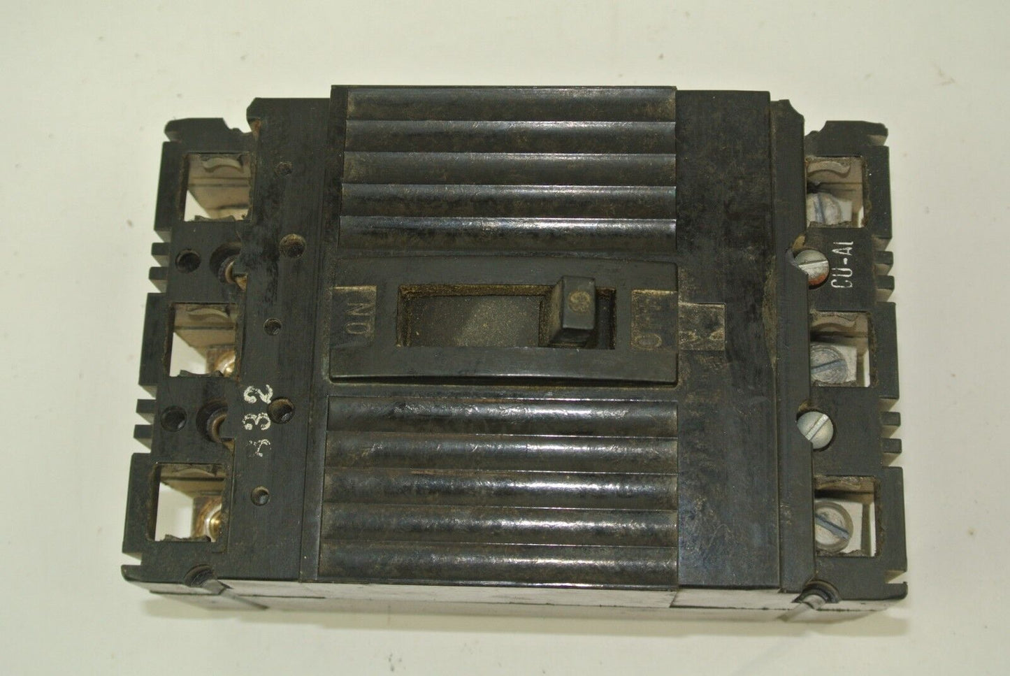 GENERAL ELECTRIC TEF134100 CIRCUIT BREAKER / 480VAC / 100A / 3-POLE
