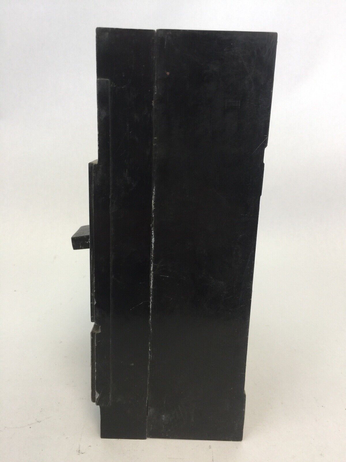 GE TJD432400 CIRCUIT BREAKER 240 VAC 400 AMP 3 POLE