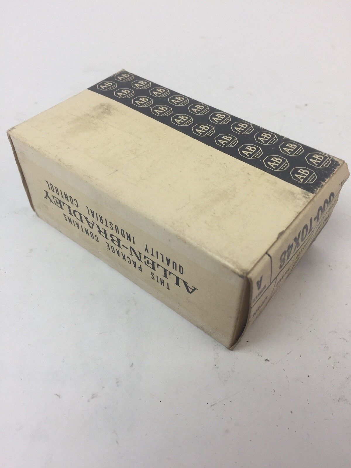 ALLEN BRADLEY 600-TOX48 MANUAL STARTING SWITCH SER B POLE 1 TYPE KEY NEMA OPEN