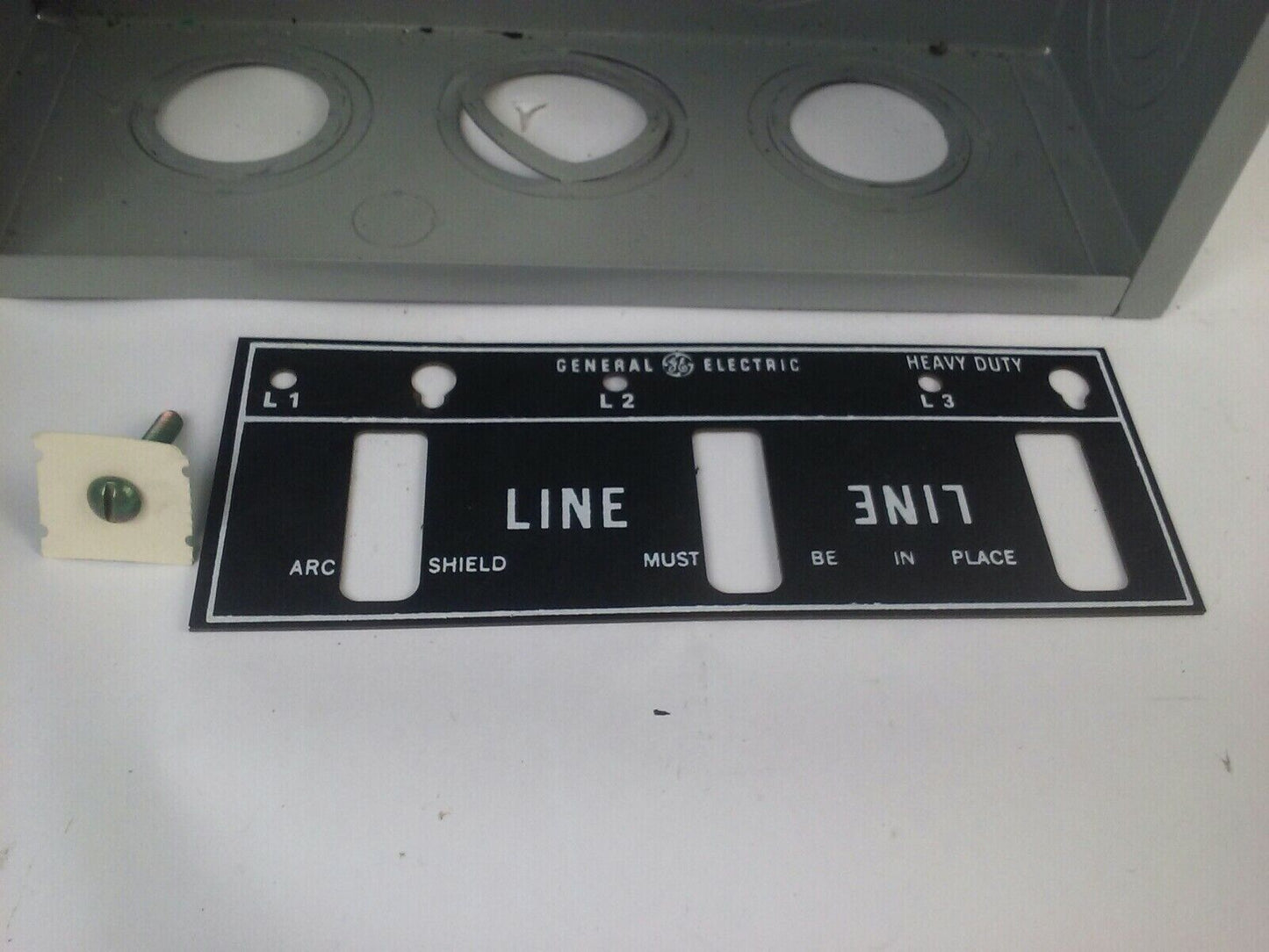 GE TH4324 MODEL 7 FUSIBLE SAFETY SWITCH 3P 200A 240V 60HP TYPE 1 INDOOR