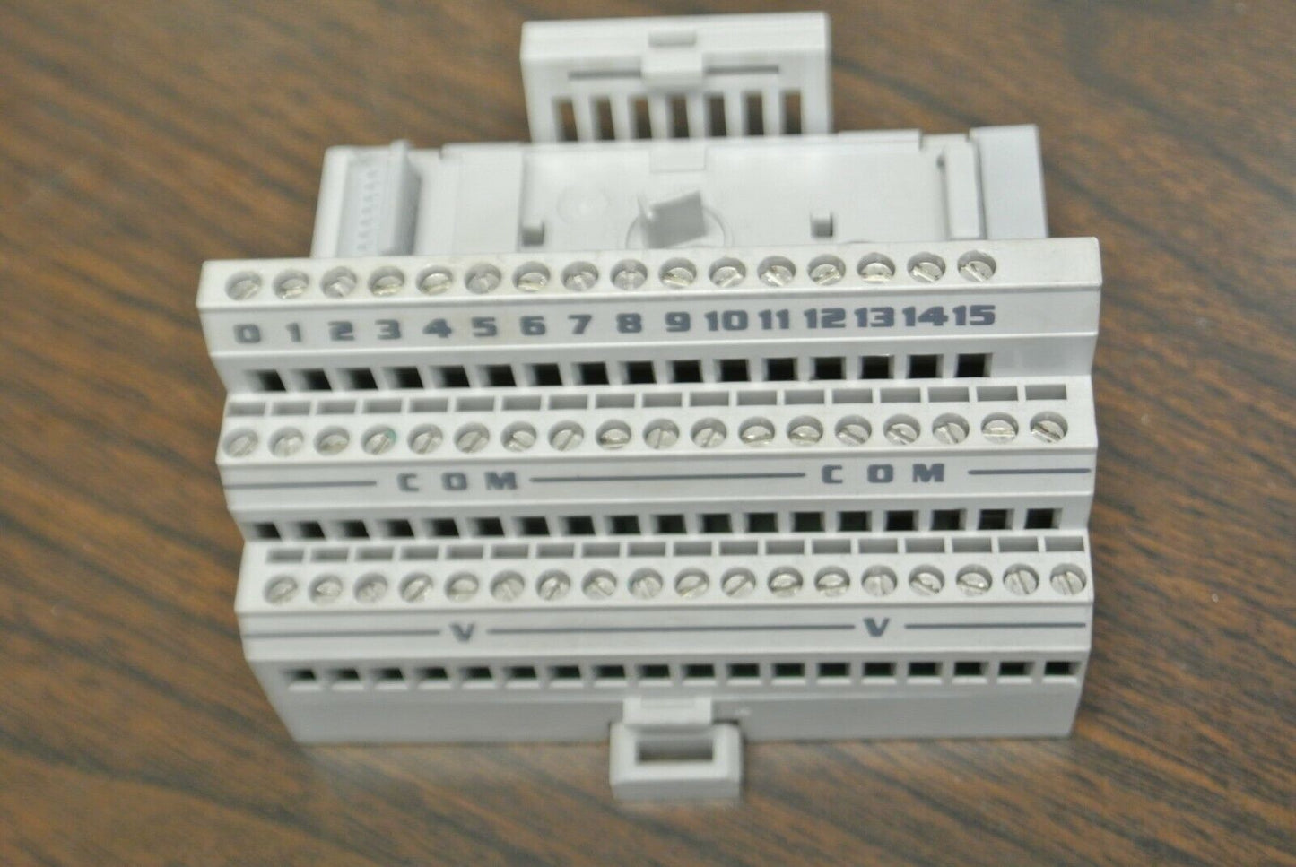 ALLEN-BRADLEY 1794-TB3 TERMINAL BASE / Ser. A, Rev. A02 / 120VAC / 10A