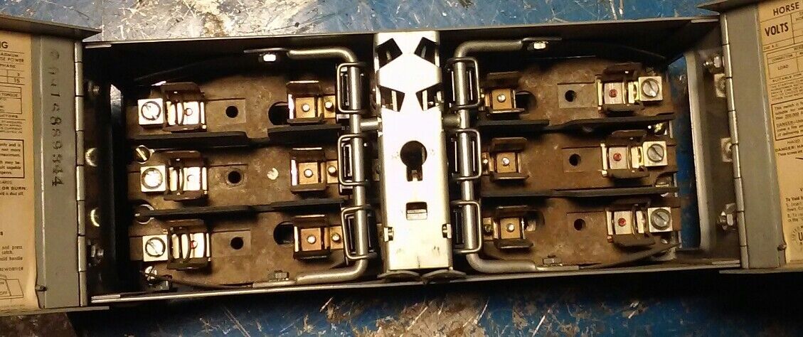 ITE V7B3222R TWIN VACU BREAK PANELBOARD SWITCH 3P 60A 240V