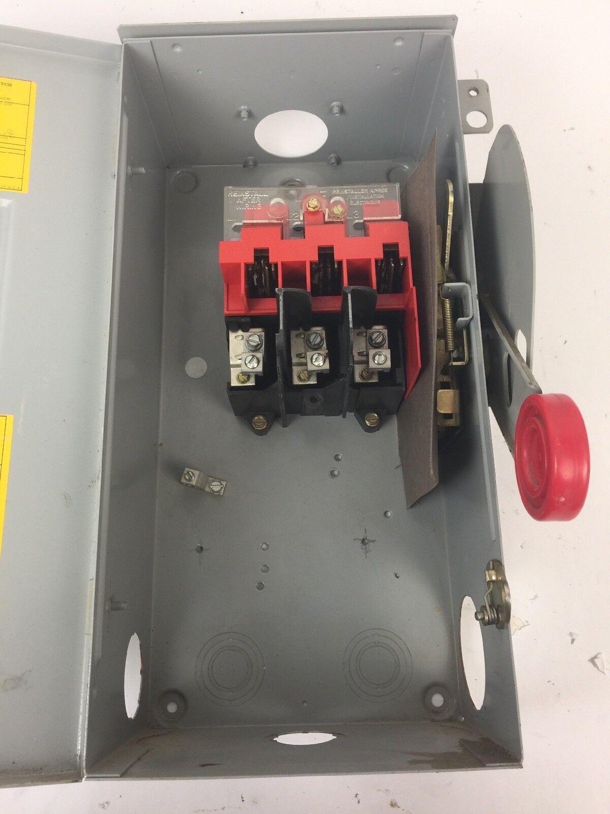 CUTLER HAMMER DH362URK HD SAFETY SWITCH 600VAC 250VDC 60AMP 3P TYPE 3R 60HP 3PH