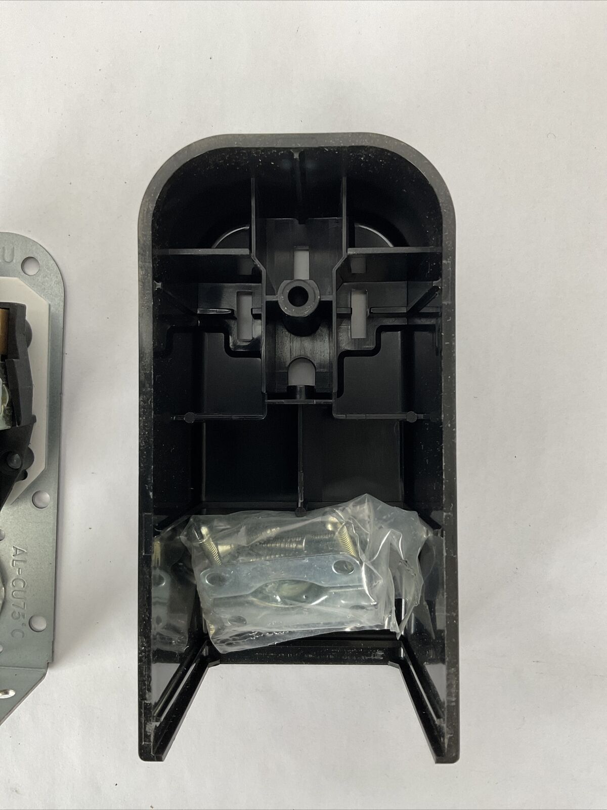 PASS & SEYMOUR 3854 RANGE RECEPTACLE SURFACE MOUNT 50A 125/250V 3P 4W (LOT OF 2)