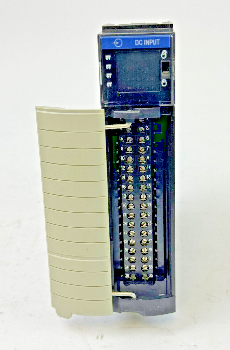 ALLEN-BRADLEY - 1756-IB16 SER. B FW: 3.5 - CONTROL LOGIX 32 SINKING POINT MODULE