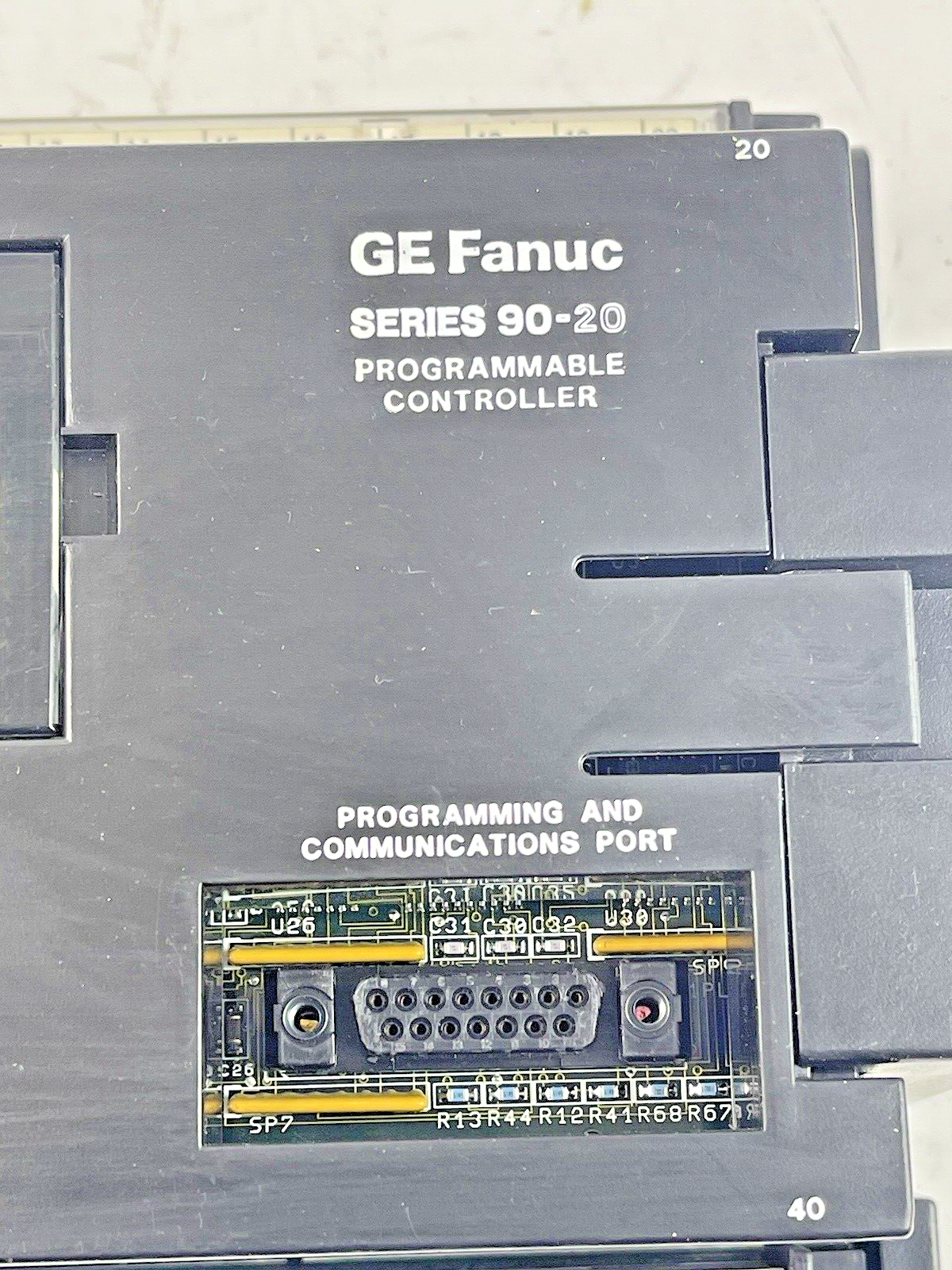 GE FANUC - IC692CPU211E - SERIES 90-20 PROGRAMMABLE CONTROLLER - 24 VDC, 120 VAC