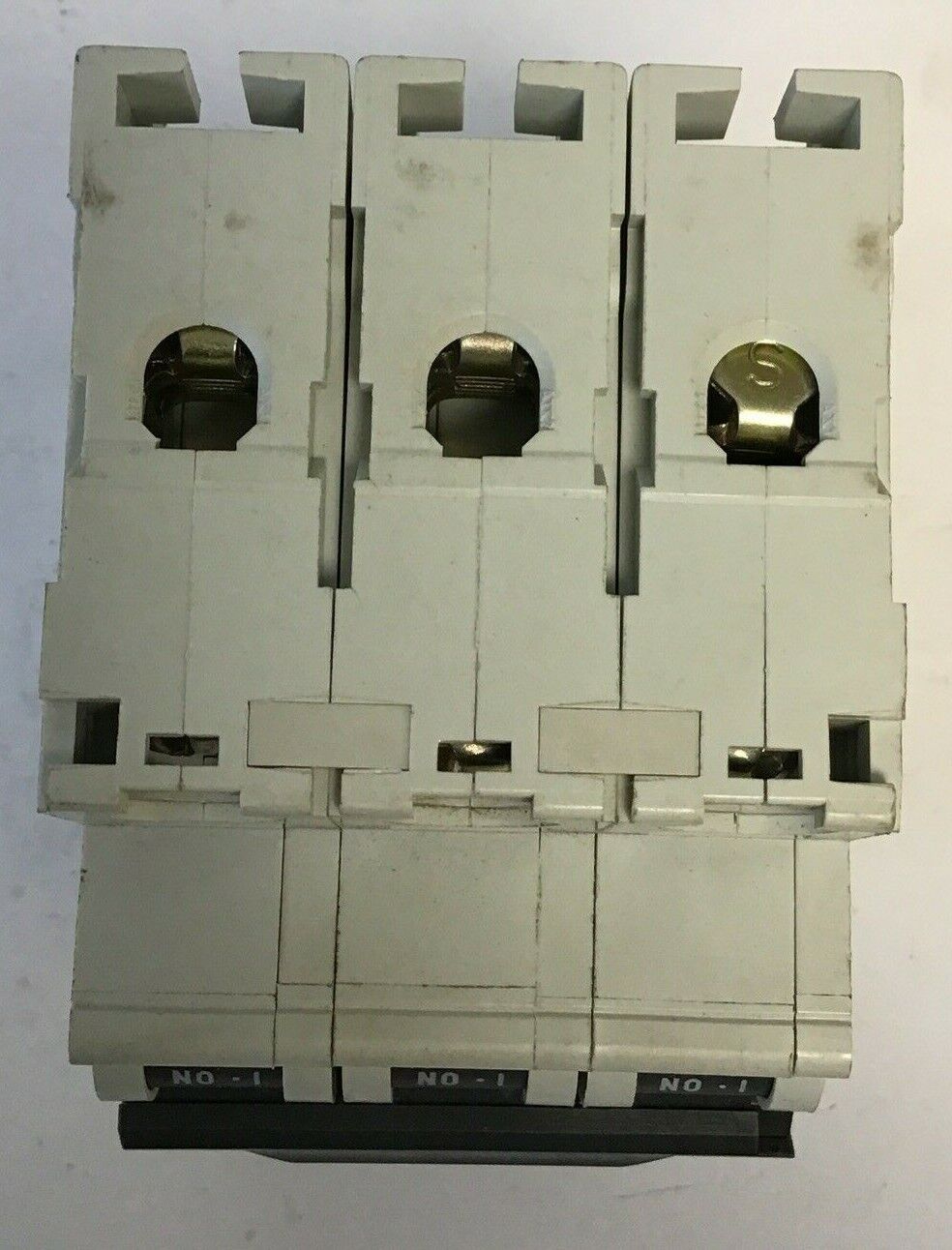 MERLIN GERIN multi9 C60N CIRCUIT BREAKER 3A-type B, 480VAC