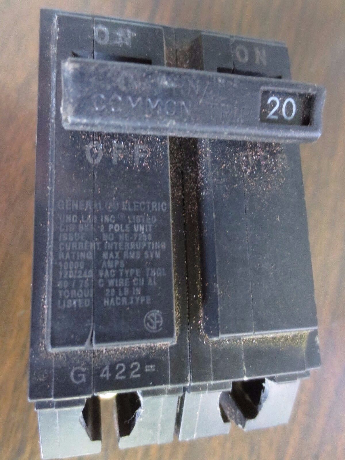 GE THQL2120 Q-LINE CIRCUIT BREAKER COMMON-TRIP - 20A, 120/240V, 2-POLE