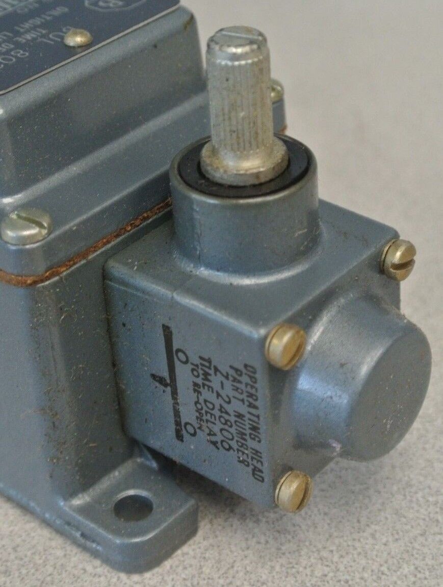 ALLEN-BRADLEY 802T-R8TD TIME DELAY LIMIT SWITCH / OFF-DELAY / CCW / NEW SURPLUS