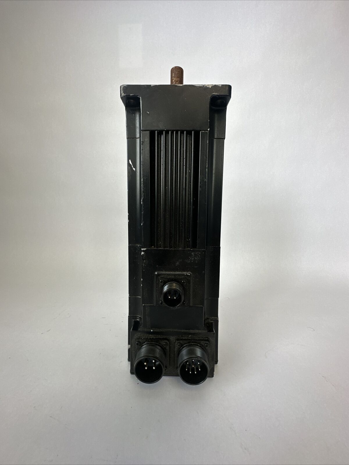 GE FANUC MTR-3S45-G-R-B-E-S-A BRUSHLESS SERVO MOTOR 600VDC