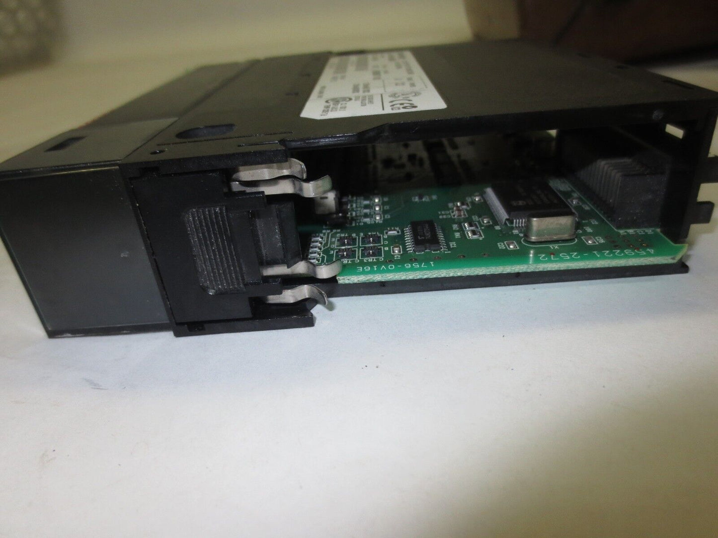 ALLEN-BRADLEY 1756-OV16E/A Ser. A CONTROLLOGIX DC OUTPUT16 PT24VDC SINK 10-30VDC