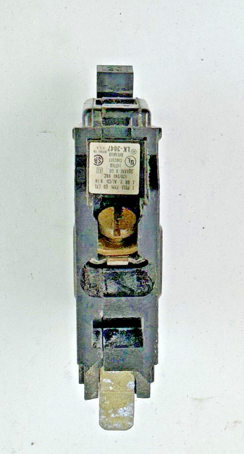 SQUARE D *LOT OF 4* - QO120 - CIRCUIT BREAKERS - 1 POLE/240VAC/20A