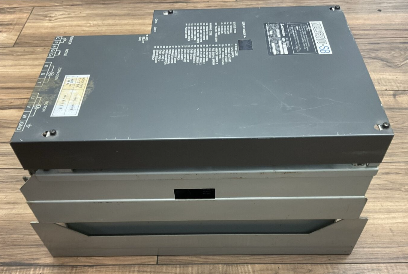MITSUBISHI MR-SB700 AC SERVO DRIVE MELSERVO-SB 200VAC 37A TC300A002G51