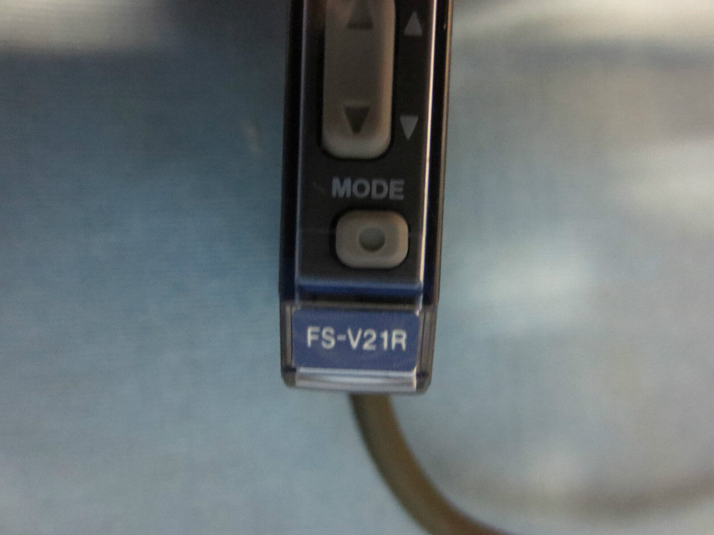 KEYENCE FS-V21R PHOTOELECTRIC FIBER OPTIC AMPLIFIER - 12-24VDC