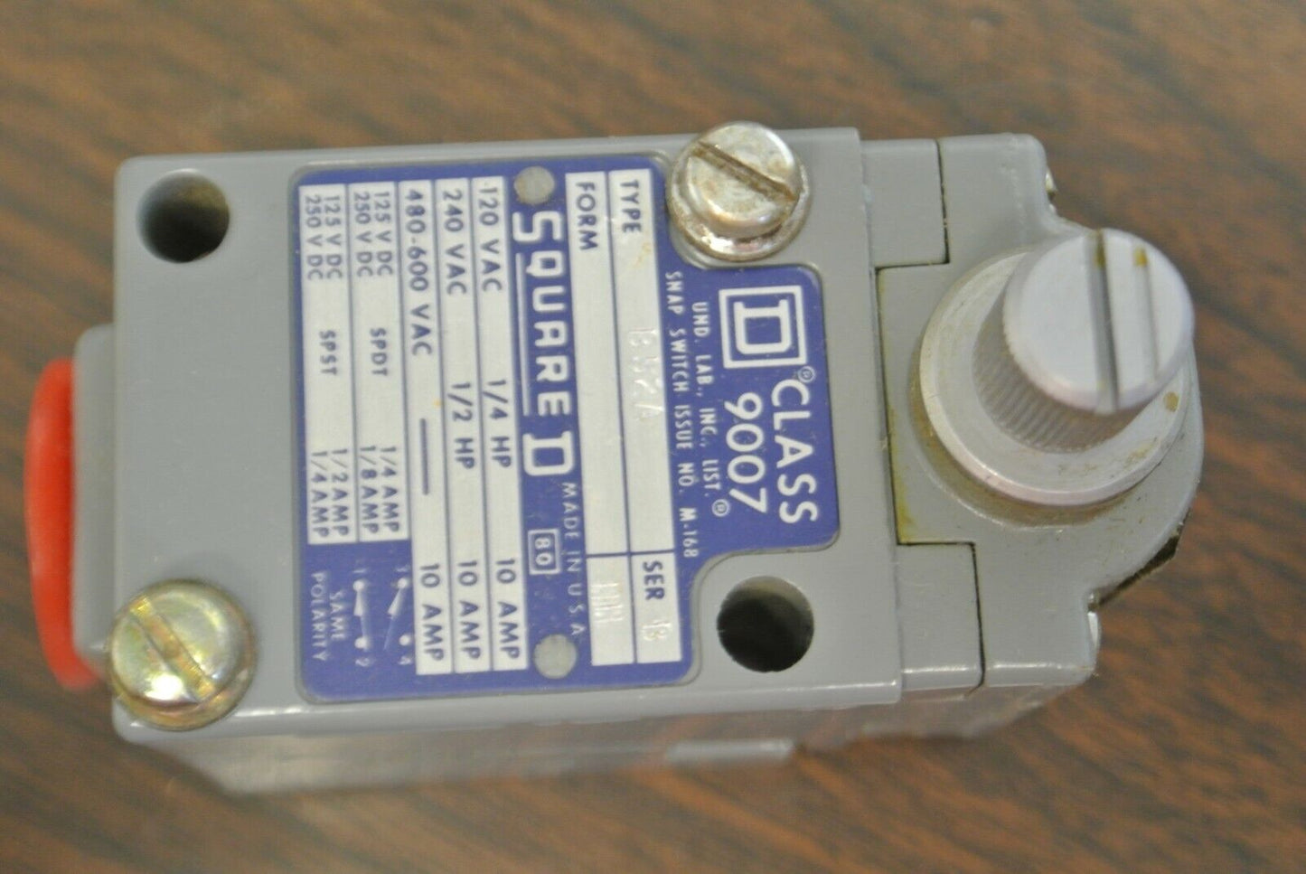 SQUARE D 9007 B52A, Ser. B HEAVY DUTY LIMIT SWITCH / NEW SURPLUS