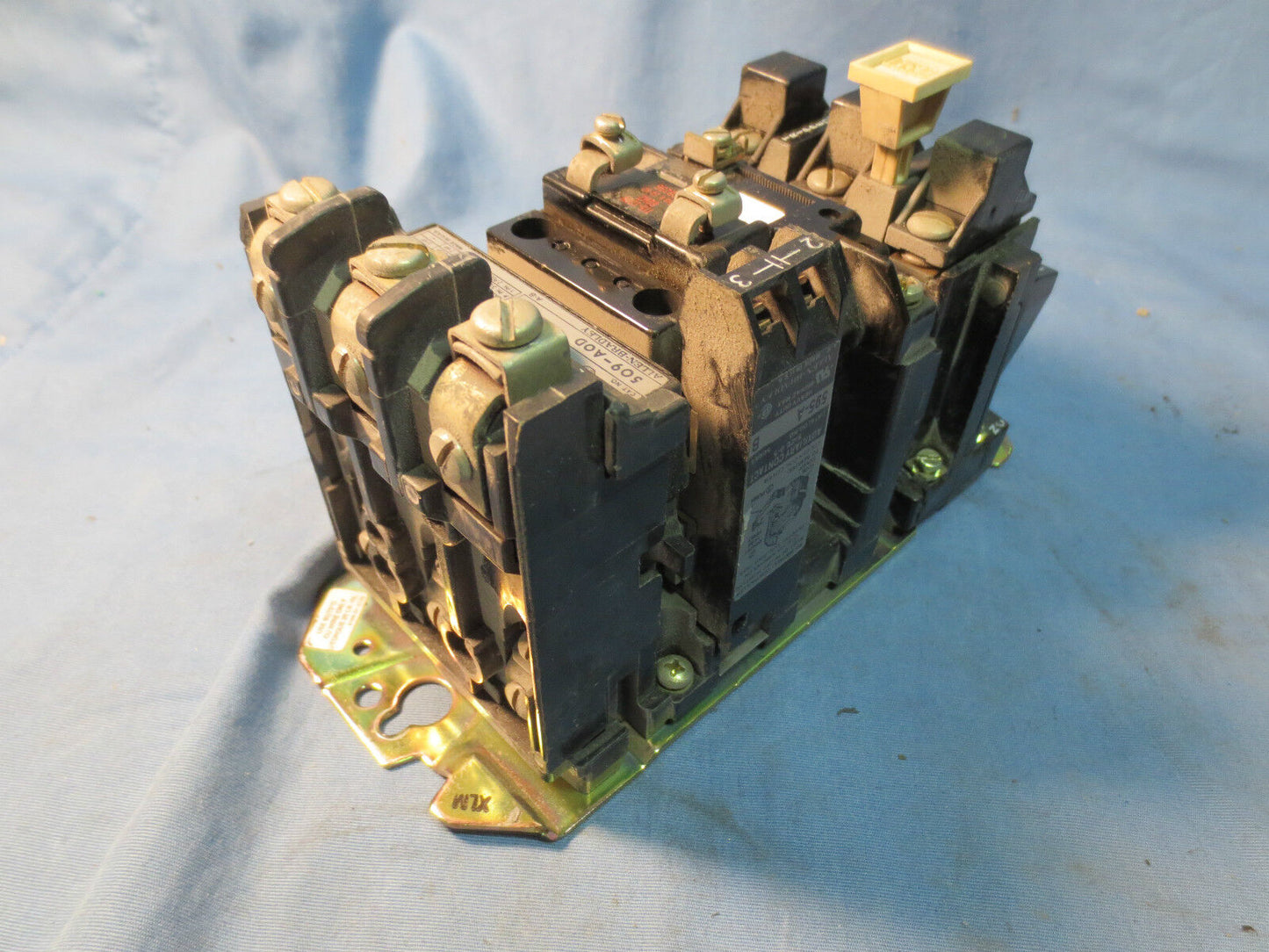 ALLEN-BRADLEY 509-AOD STARTER Ser B w/ W44 HEATERS, CB236 COIL, 595-A AUX CONT