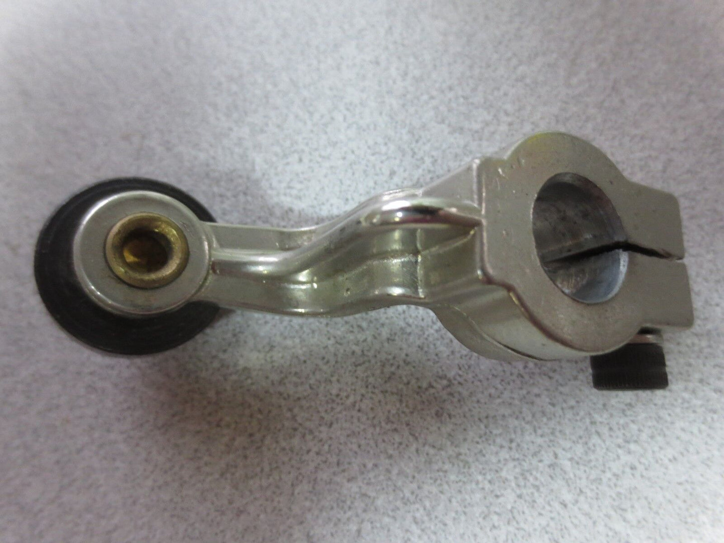 NAMCO EL020-63412 Limit Switch Roller Lever Non-Adjustable Offset, NICKEL-PLATED