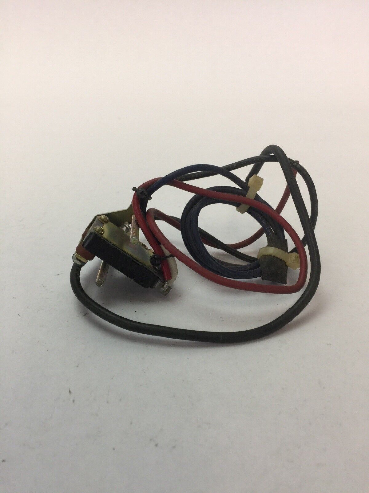 WESTINGHOUSE/CUTLER HAMMER 4979D06G17 RH 1A1B AUXILIARY SWITCH 125/250V 5AMP