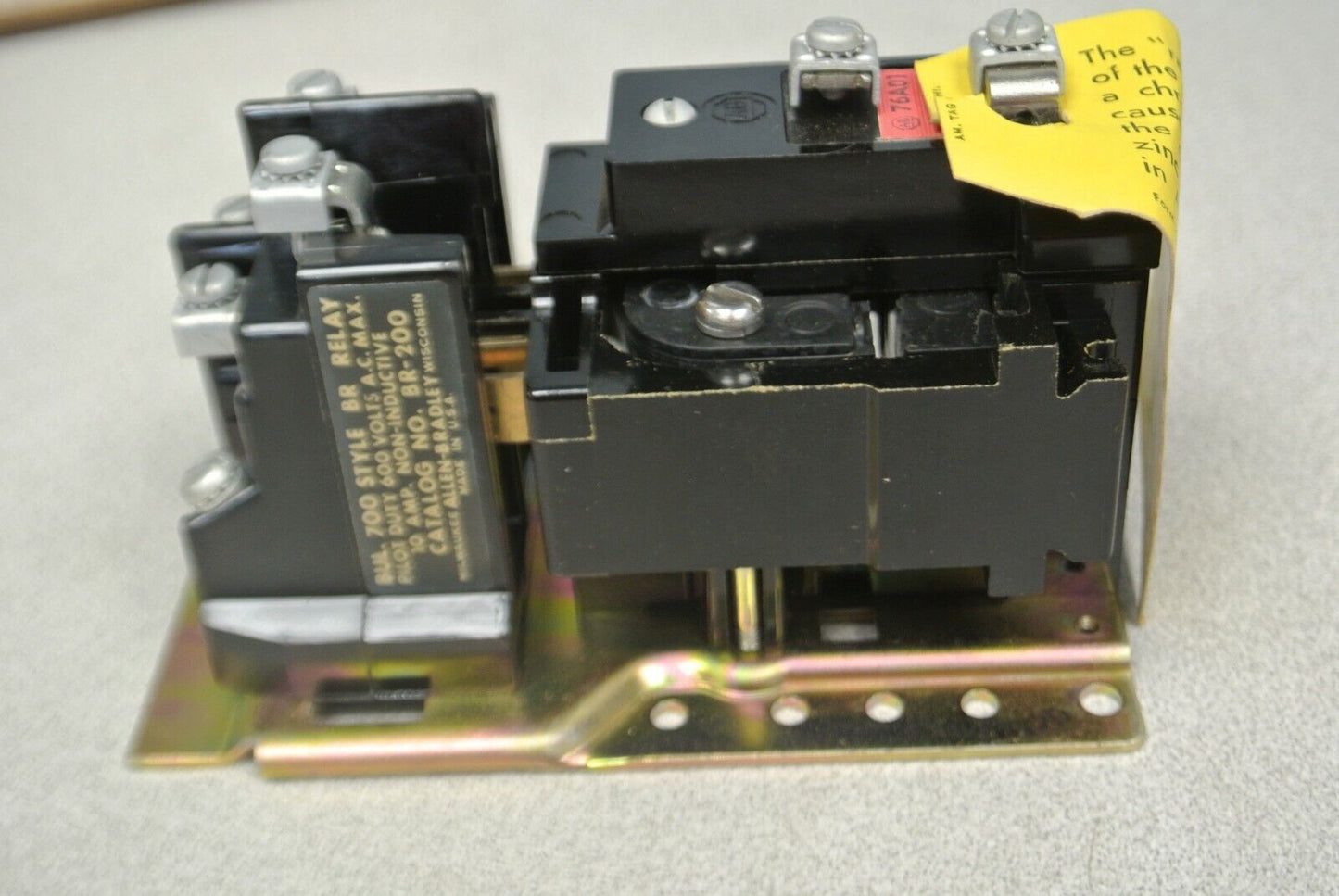 ALLEN-BRADLEY 700-BR200 TYPE BR AC RELAY / 2 POLE / 110V / 2 N.O. / NEW SURPLUS