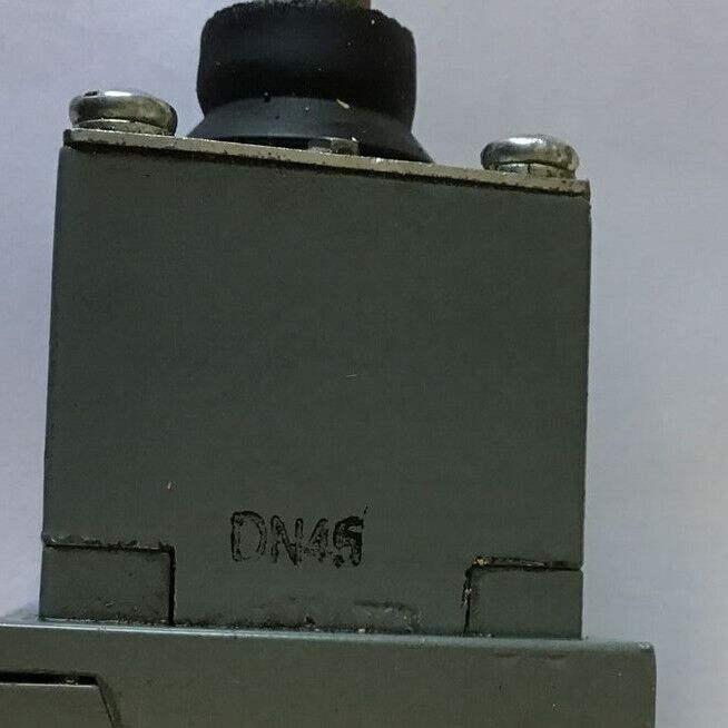 ALLEN BRADLEY 802T-WSP OILTIGHT LIMIT SWITCH SER.J