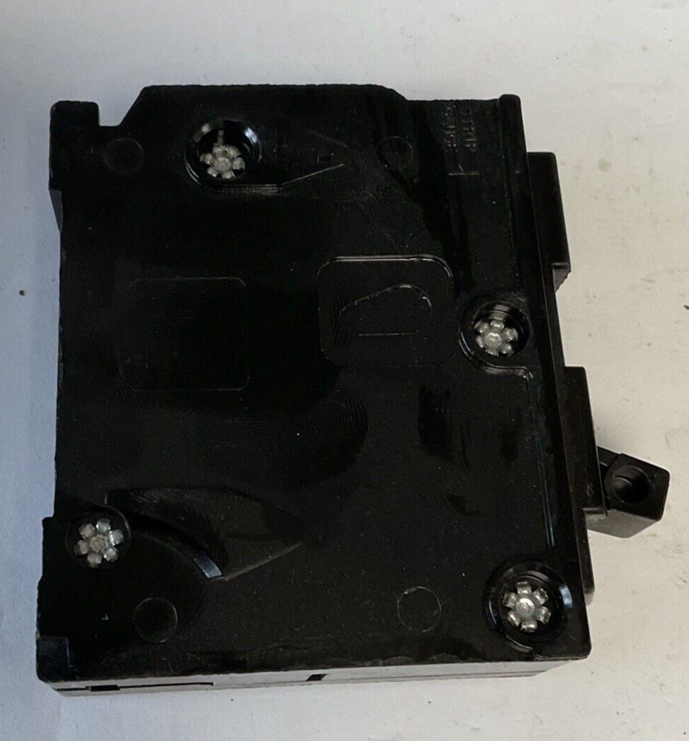 SIEMENS Q115 CIRCUIT BREAKER 120/240VAC 60HZ 15A 1POLE***LOTOF3***