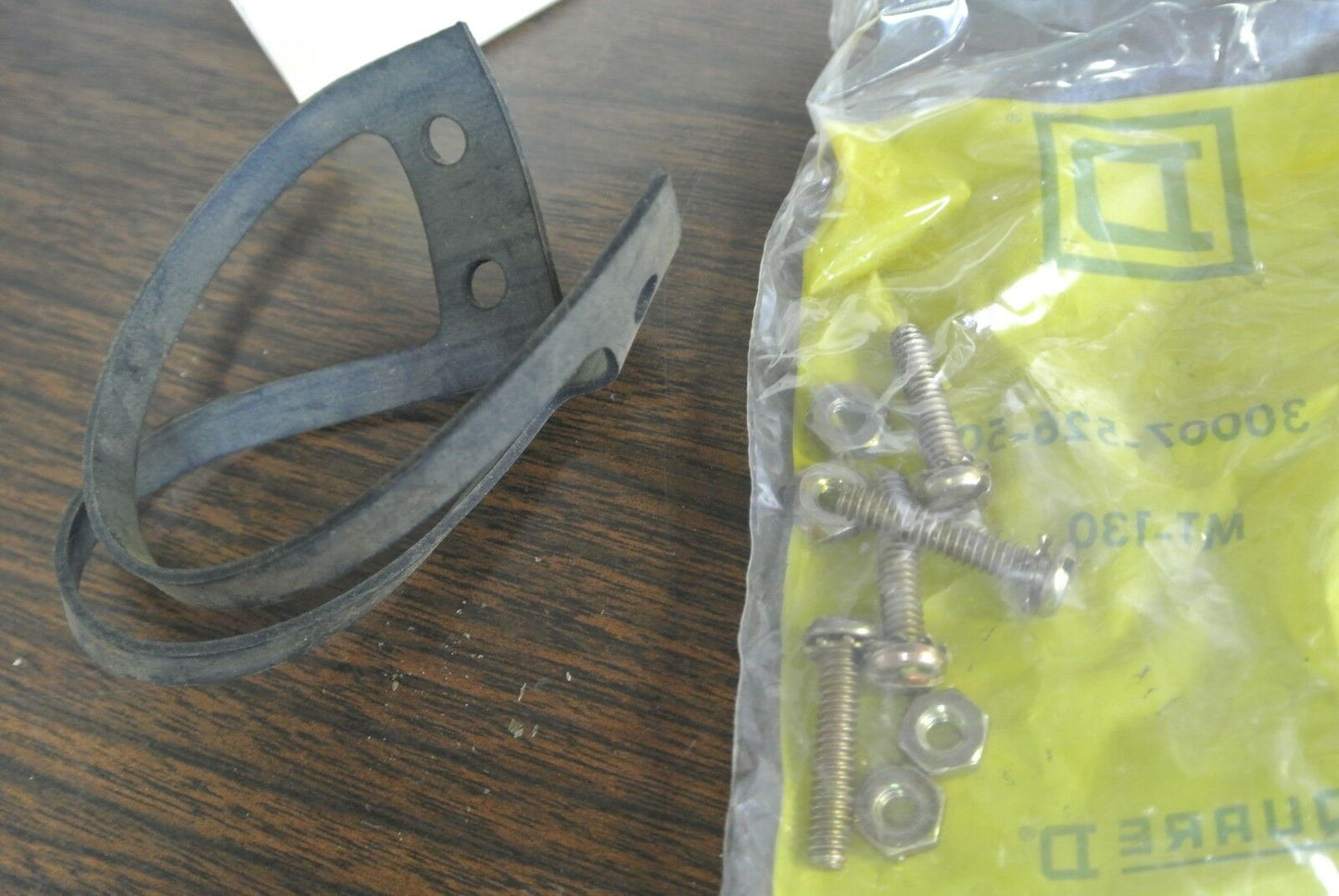 SQUARE D 9422 AM-2, Ser. A - ALTERNATE HANDLE MOUNTING KIT - NEW SURPLUS