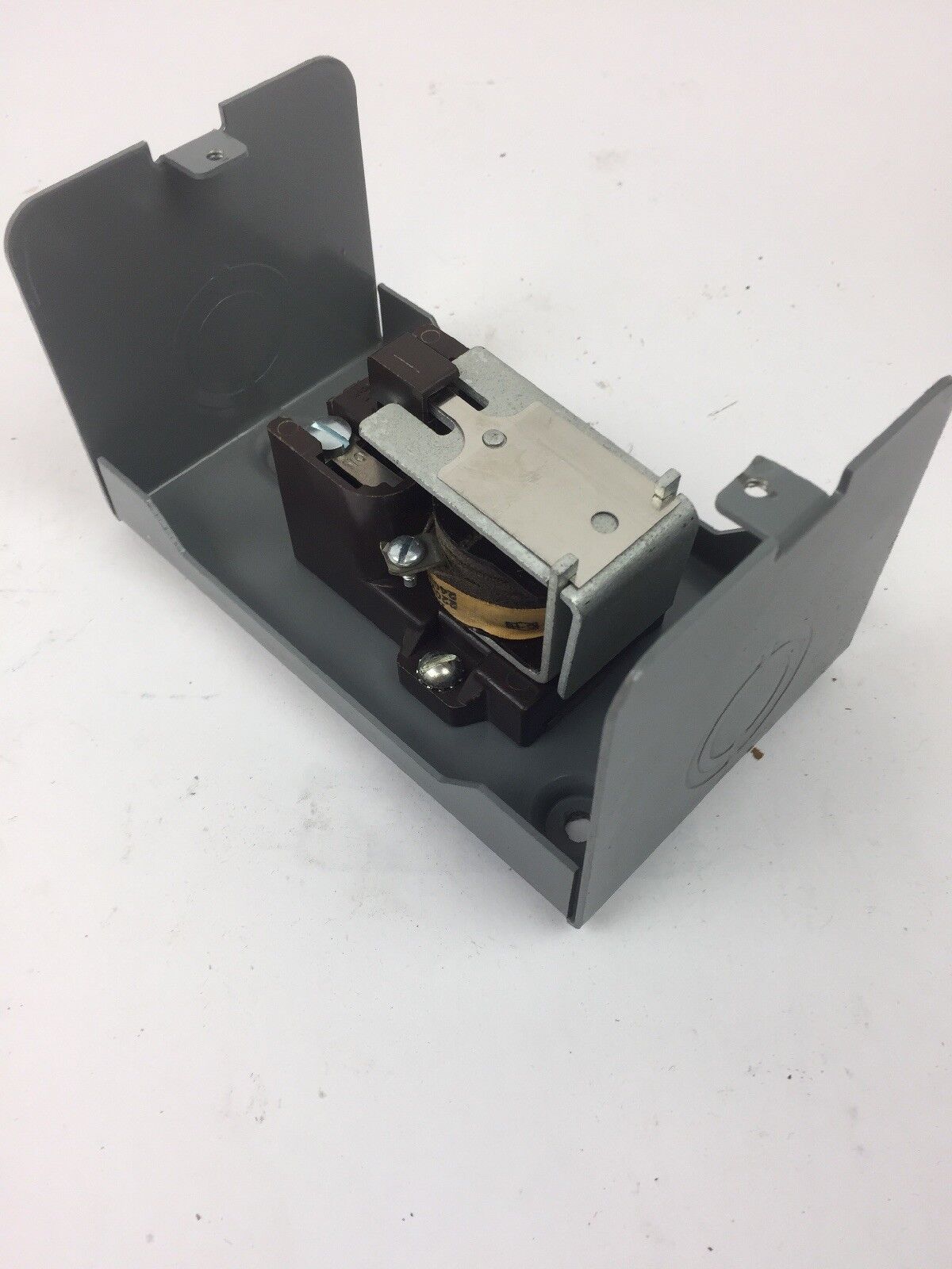 CUTLER HAMMER 9575H2450 TYPE AA RELAY COIL 220/240 V 50/60 CY 16 AMP 600 V MAX