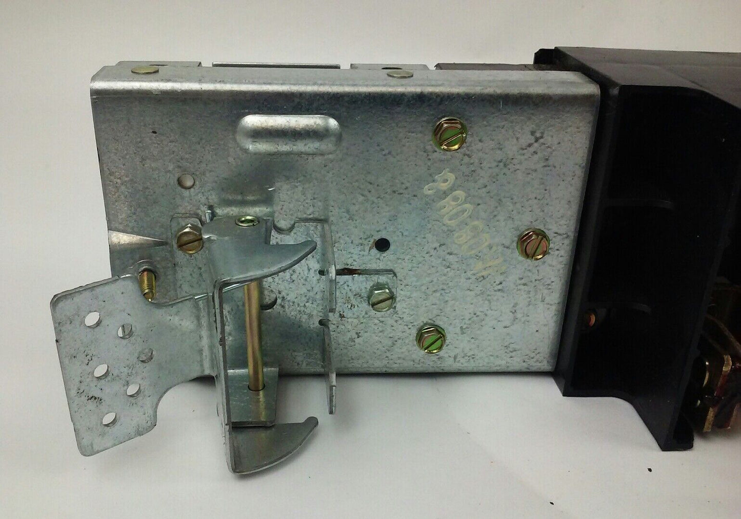 GE AMC4SE CIRCUIT BREAKER MODULE MODEL 1, 300A, 600V, 4P, USED GOOD CONDITION