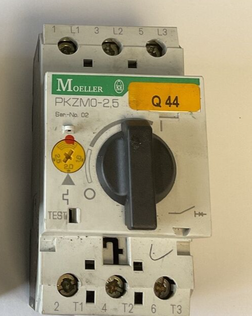 MOELLER PKZM0-2.5 CIRCUIT BREAKER MOTOR SER.3(1) SER.2(1) 600VAC ***LOTOF2***