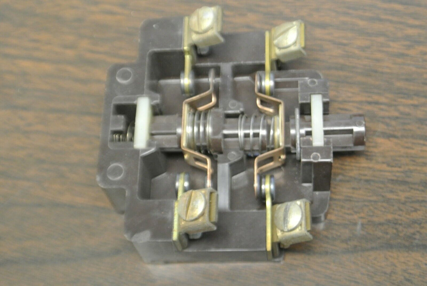 SYLVANIA / JOSLYN CLARK KKD-110 AUXILIARY CONTACT / 1 N.O. / 1 N.C. NEW SURPLUS