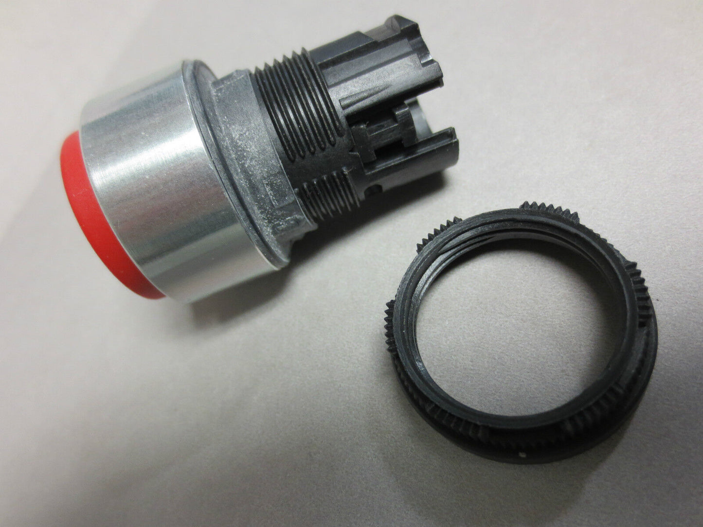 SCA SCHUCKER 0003.611402 PUSH BUTTON, RED, METAL - NEW SURPLUS