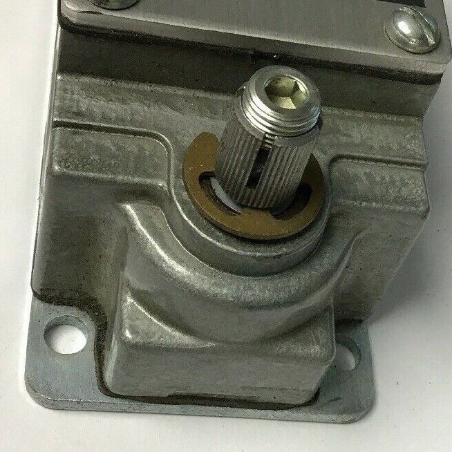 TELEMECANIQUE R.B.DENISON LOX-SWITCH L143 TYPE L LIMIT SWITCH NEMA A600