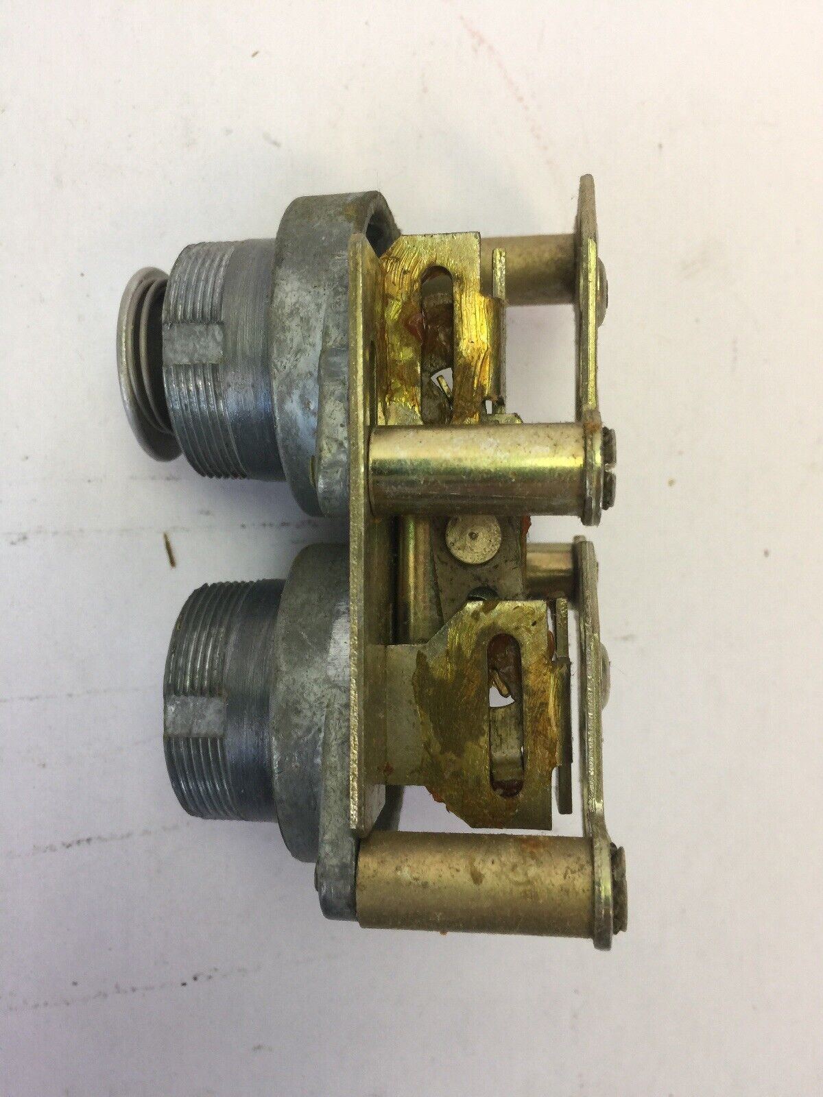 GE CR2940UM600E HEAVY DUTY OILTIGHT PUSHBUTTON OPER ONLY LESS COLOR RINGS MAINT