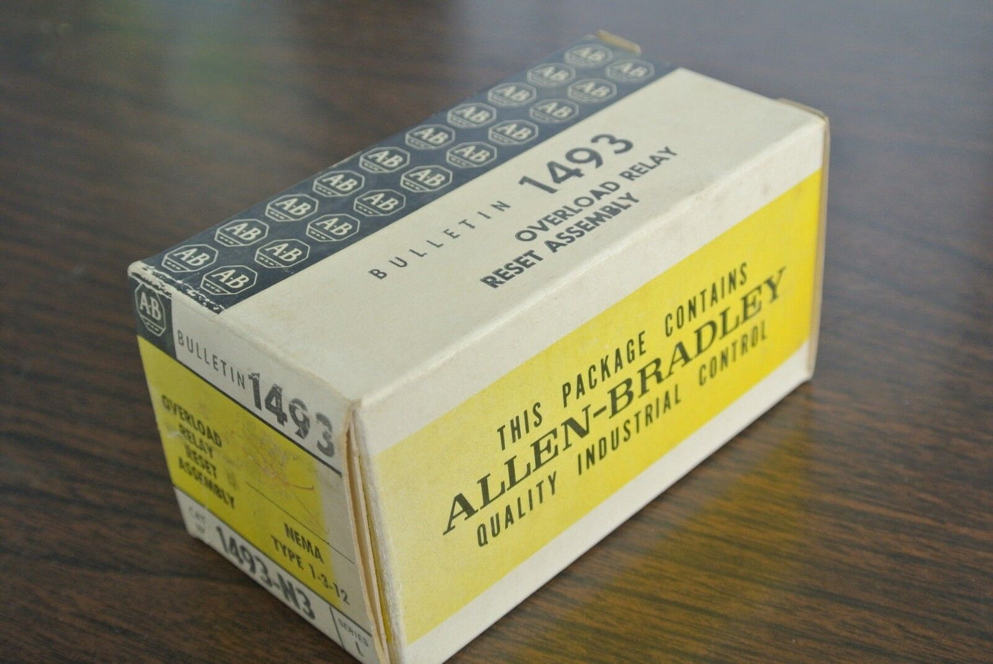 ALLEN-BRADLEY 1493-N3 Ser. L OVERLOAD RELAY RESET ASSEMBLY NEW SURPLUS