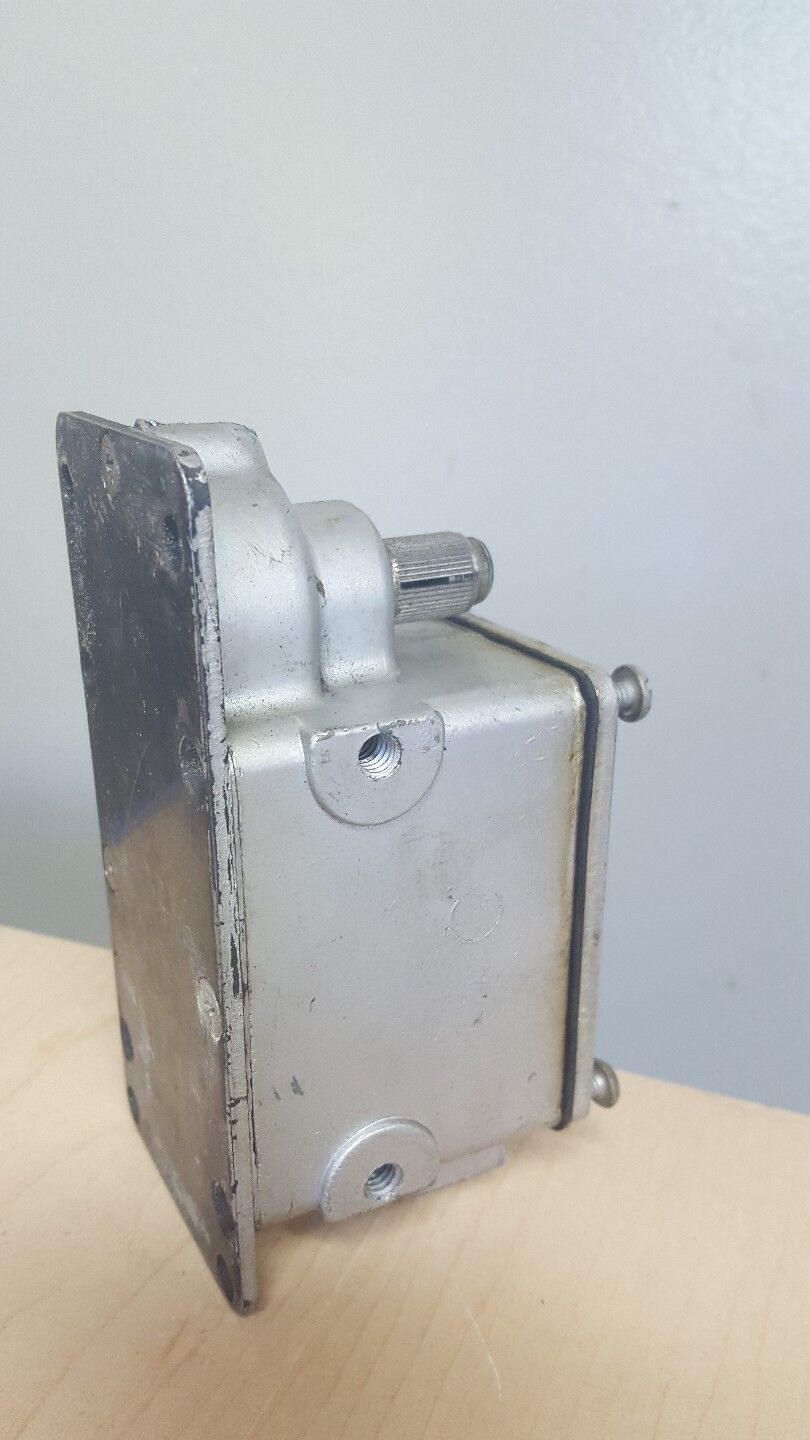NAMCO SNAP-LOCK LIMIT SWITCH EA 080-22100, 125/250/480/600V, 20/15/10/5AC, USED