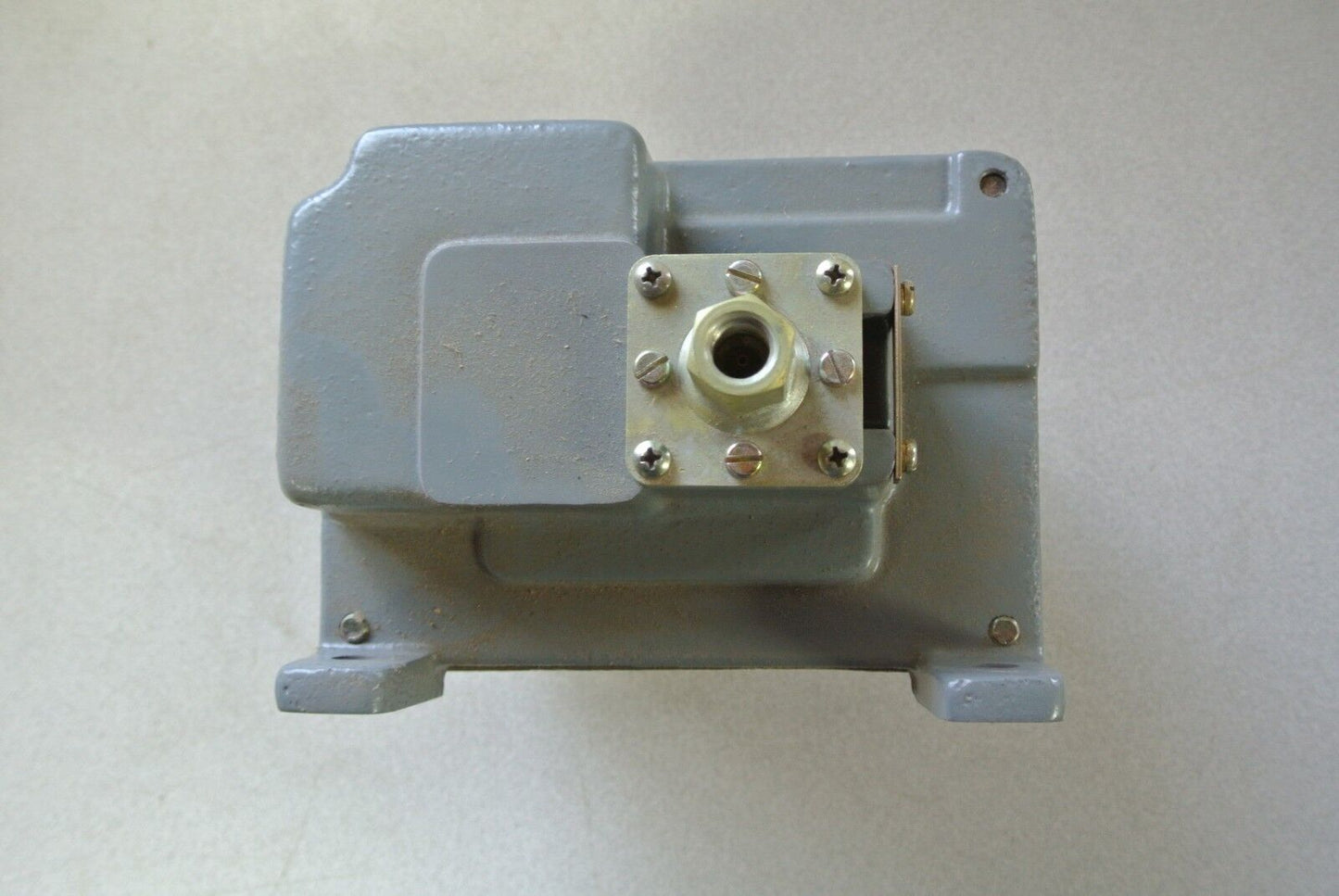 SQUARE D 9012 GAR26 MACHINE TOOL PRESSURE SWITCH, TYPE G - NEW SURPLUS