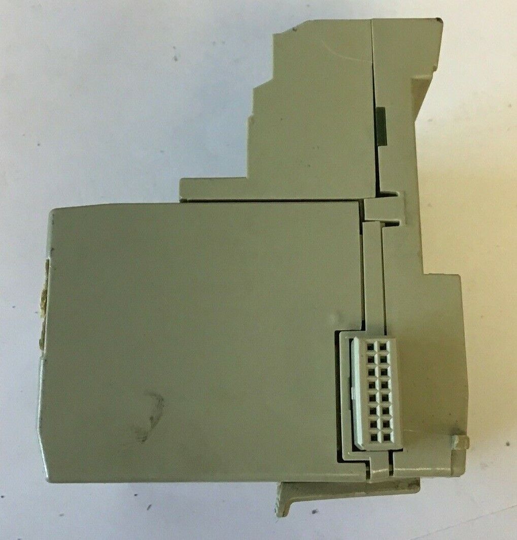 ALLEN BRADLEY 1794-IA8 INPUT MODULE SER.B W/ 1794-TBN/A TERMINAL BLOCK
